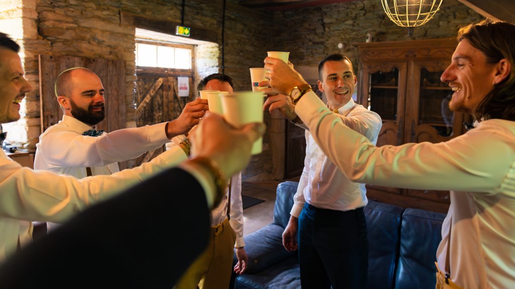 Préparatifs du marié — mariage au Manoir Morgan à Taupont, photo 15