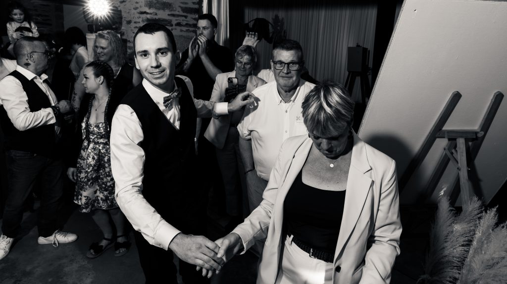 Soirée dansante — mariage au Manoir Morgan à Taupont, photo 8