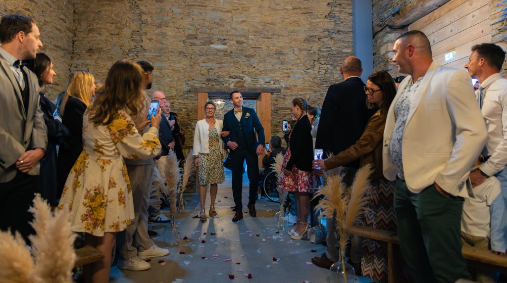 Cérémonie laïque — mariage au Manoir Morgan à Taupont, photo 2