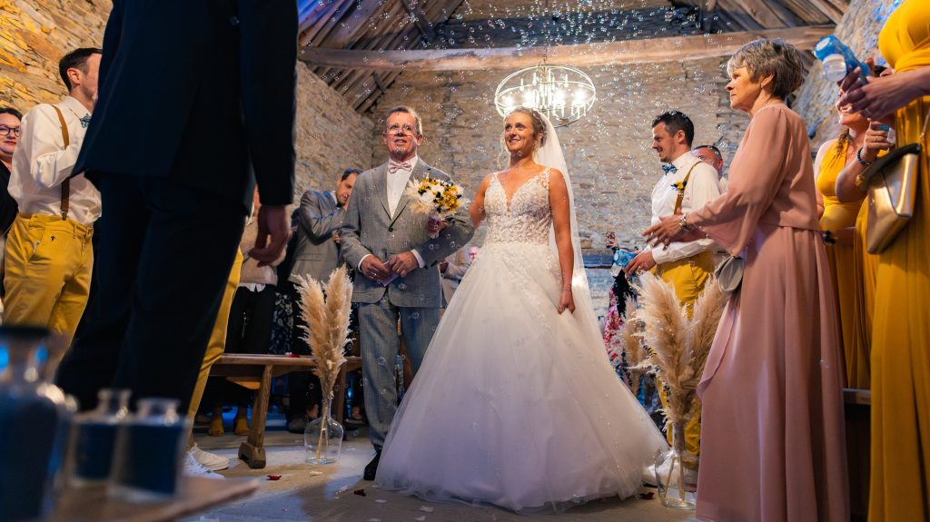 Cérémonie laïque — mariage au Manoir Morgan à Taupont, photo 6