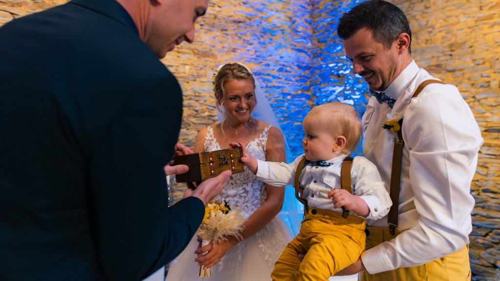 Cérémonie laïque — mariage au Manoir Morgan à Taupont, photo 25