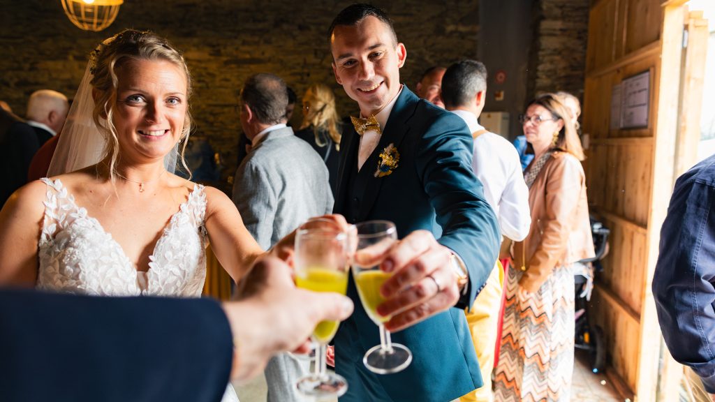 Vin d'honneur et cocktail — mariage au Manoir Morgan à Taupont, photo 1