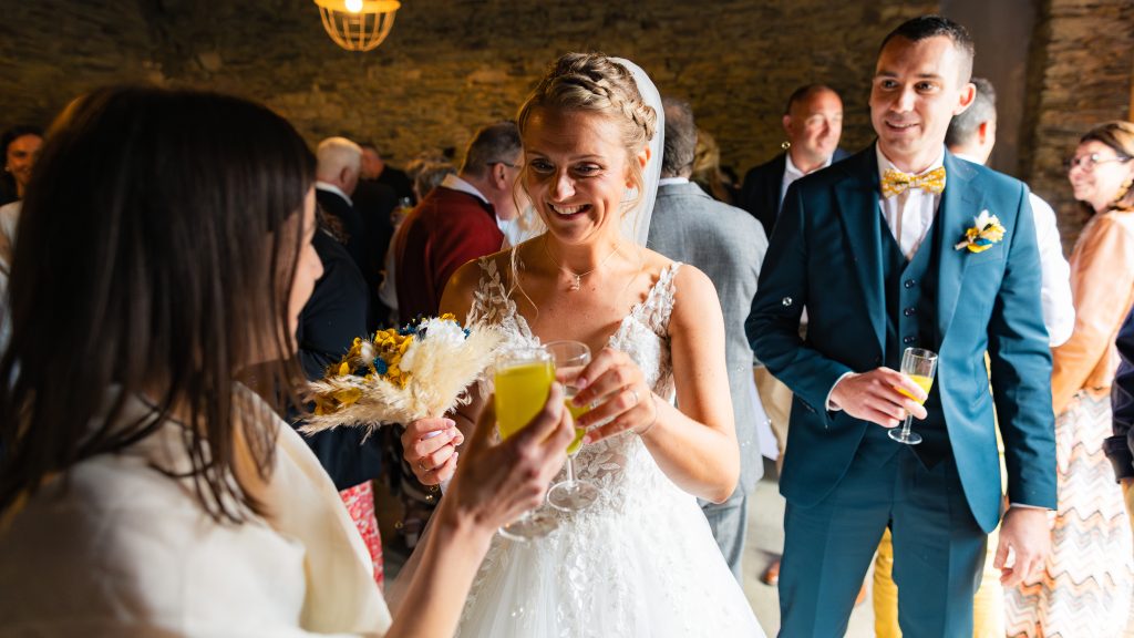 Vin d'honneur et cocktail — mariage au Manoir Morgan à Taupont, photo 2