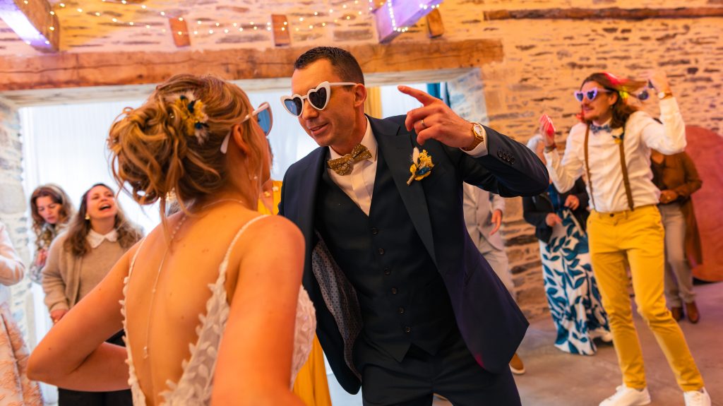 Entrée en salle des mariés — mariage au Manoir Morgan à Taupont, photo 4