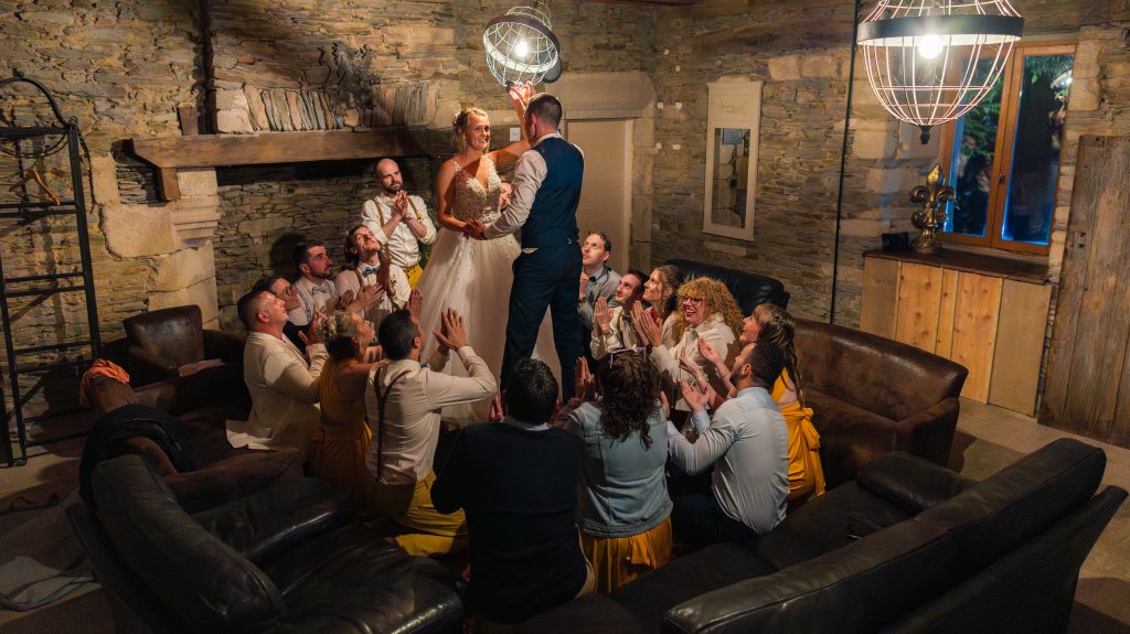Repas et animations de la soirée — mariage au Manoir Morgan à Taupont, photo 8